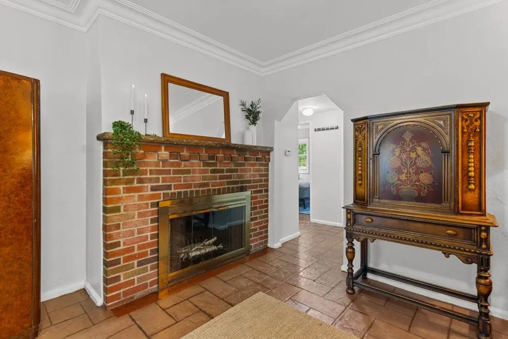 Tudor Style Apartment near MSU