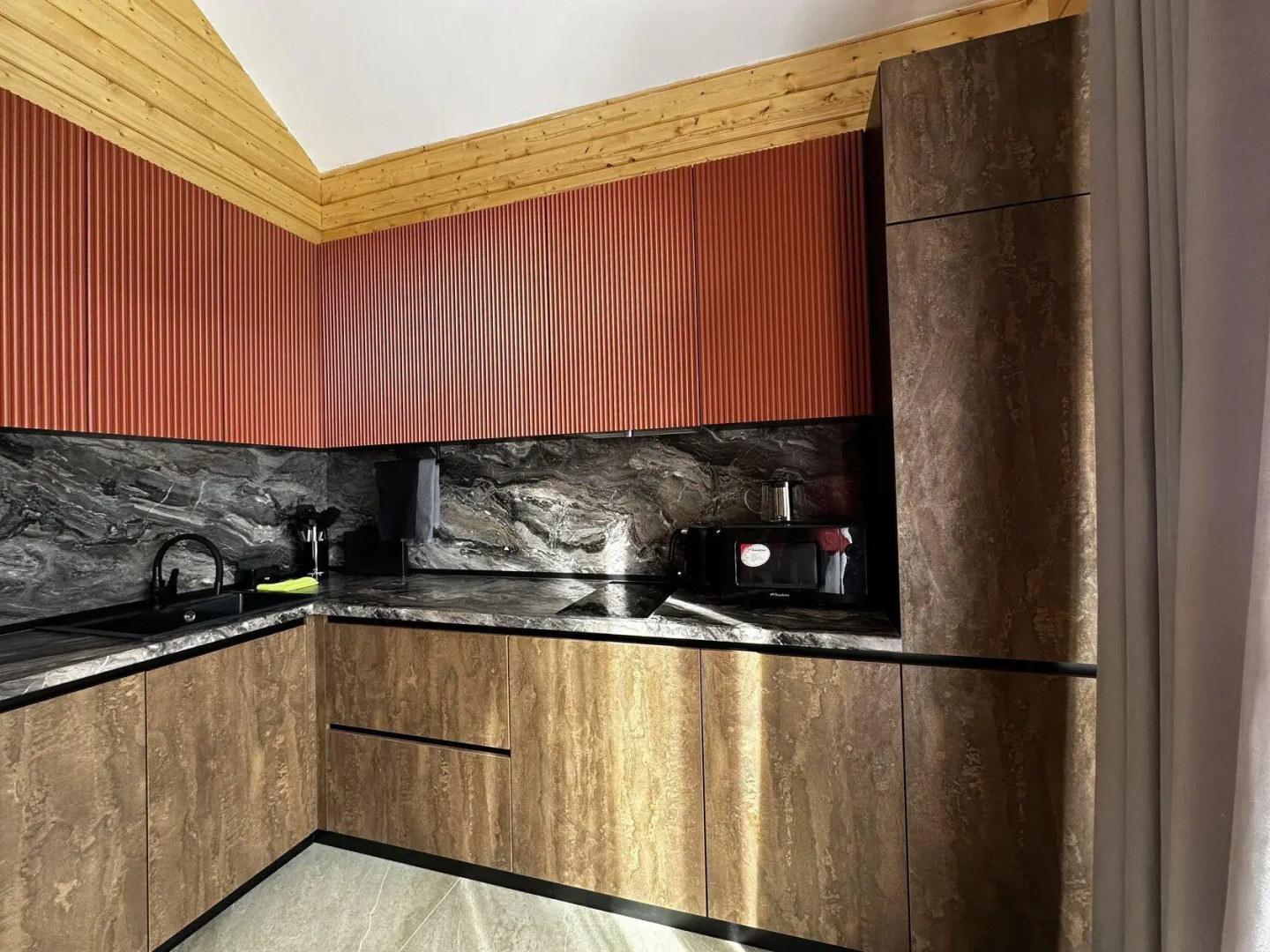 River & House (Ривер Хаус)