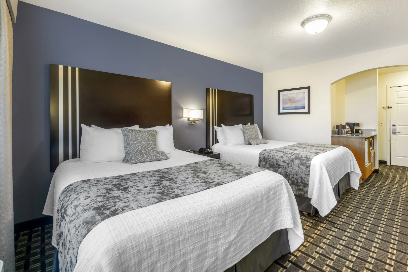 Best Western Plus Edmonds Harbor Inn