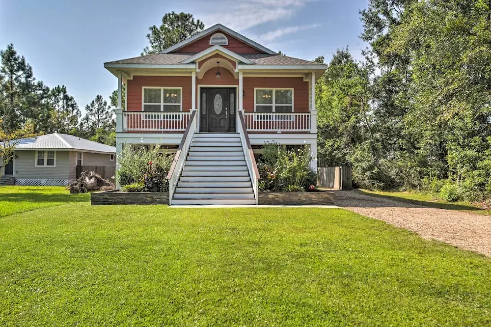 Waveland Family House, 4-minute Drive to the Beach