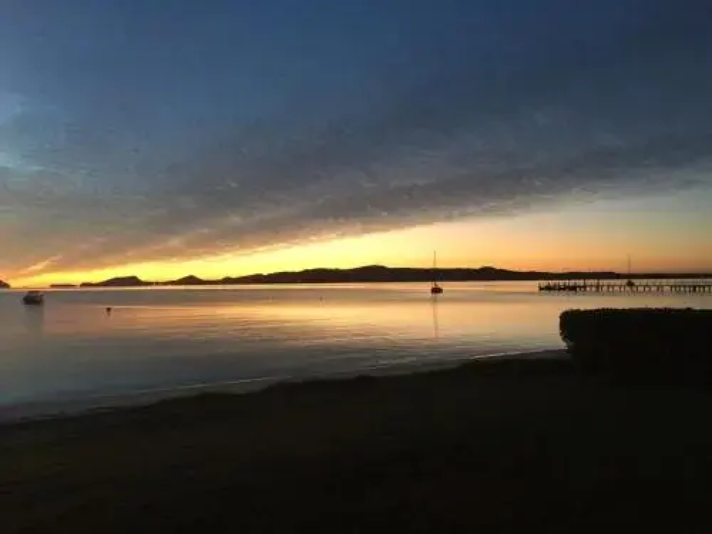 1 'The Clippers' 131 Soldiers Point Road - fabulous waterfront unit