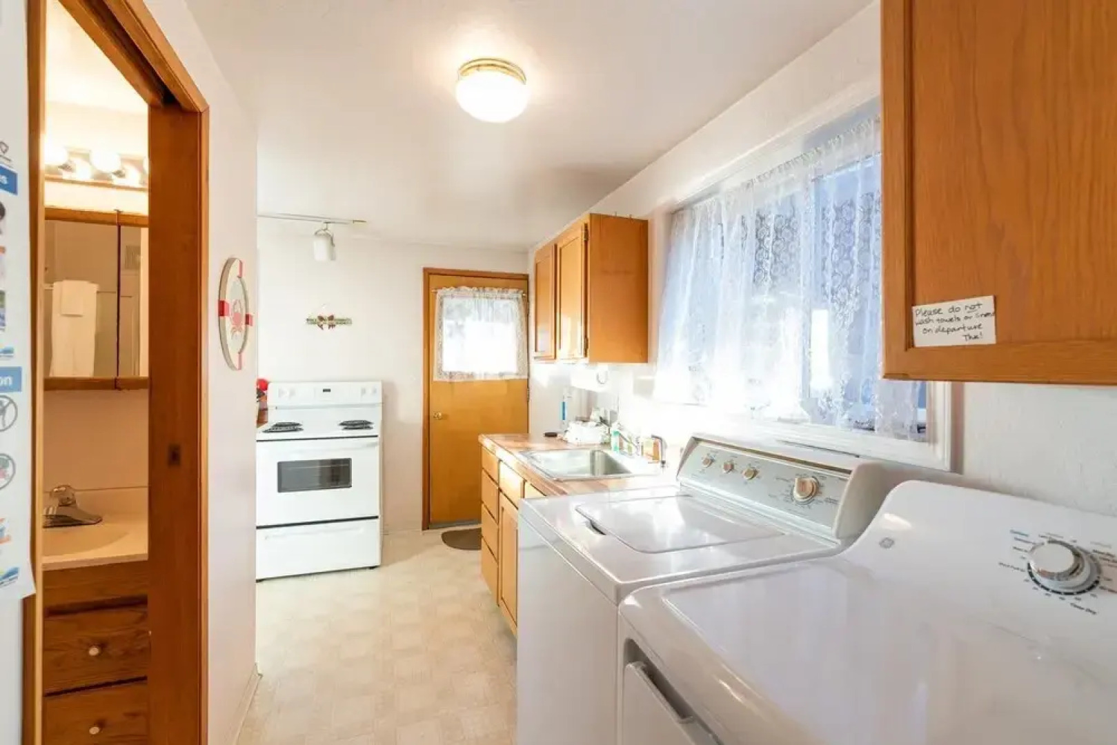 Whale Pointe 2 Br cottage by RedAwning