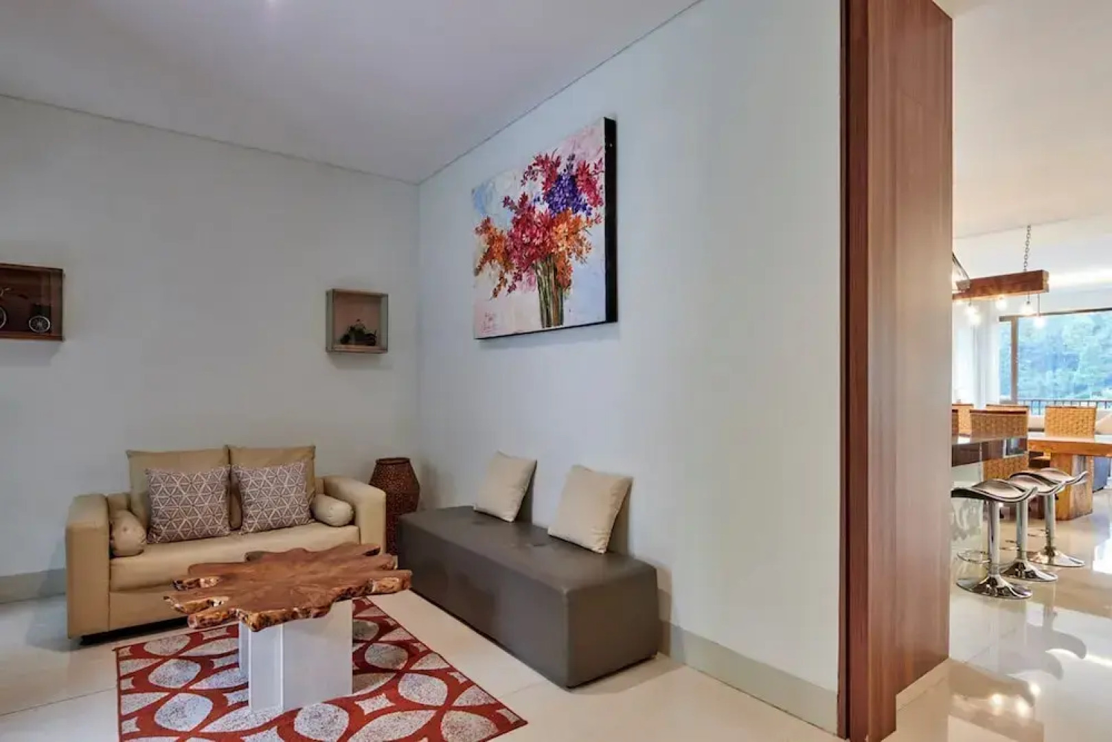 Narwastu hill 6BR villa with pool and movie room