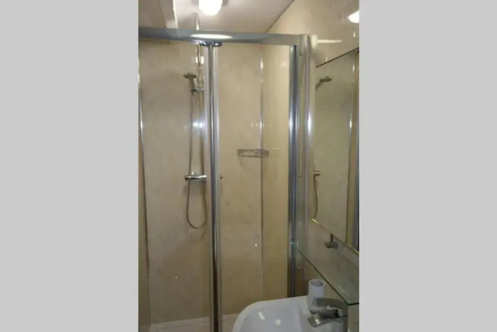 Larch Cottage, Ruston dog friendly with hot tub