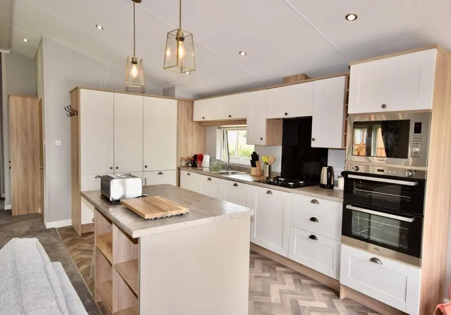 Poppy An Immaculate Lake Side Lodge the Perfect Retreat for all Sleeps 4