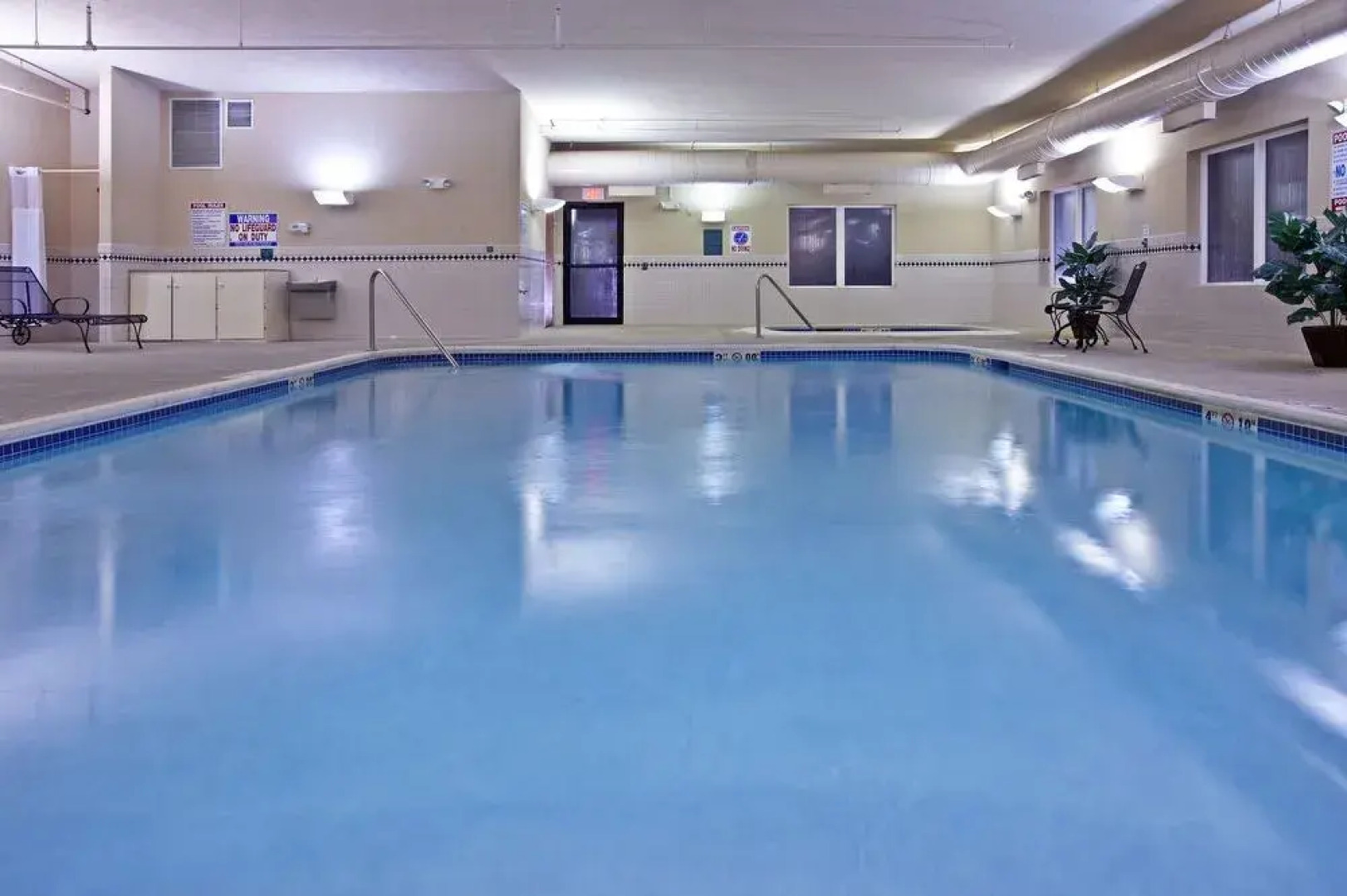 Holiday Inn Express & Suites Logan