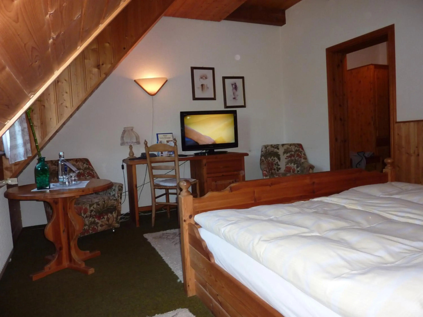 AKZENT Hotel Zur Wasserburg , bed & breakfast