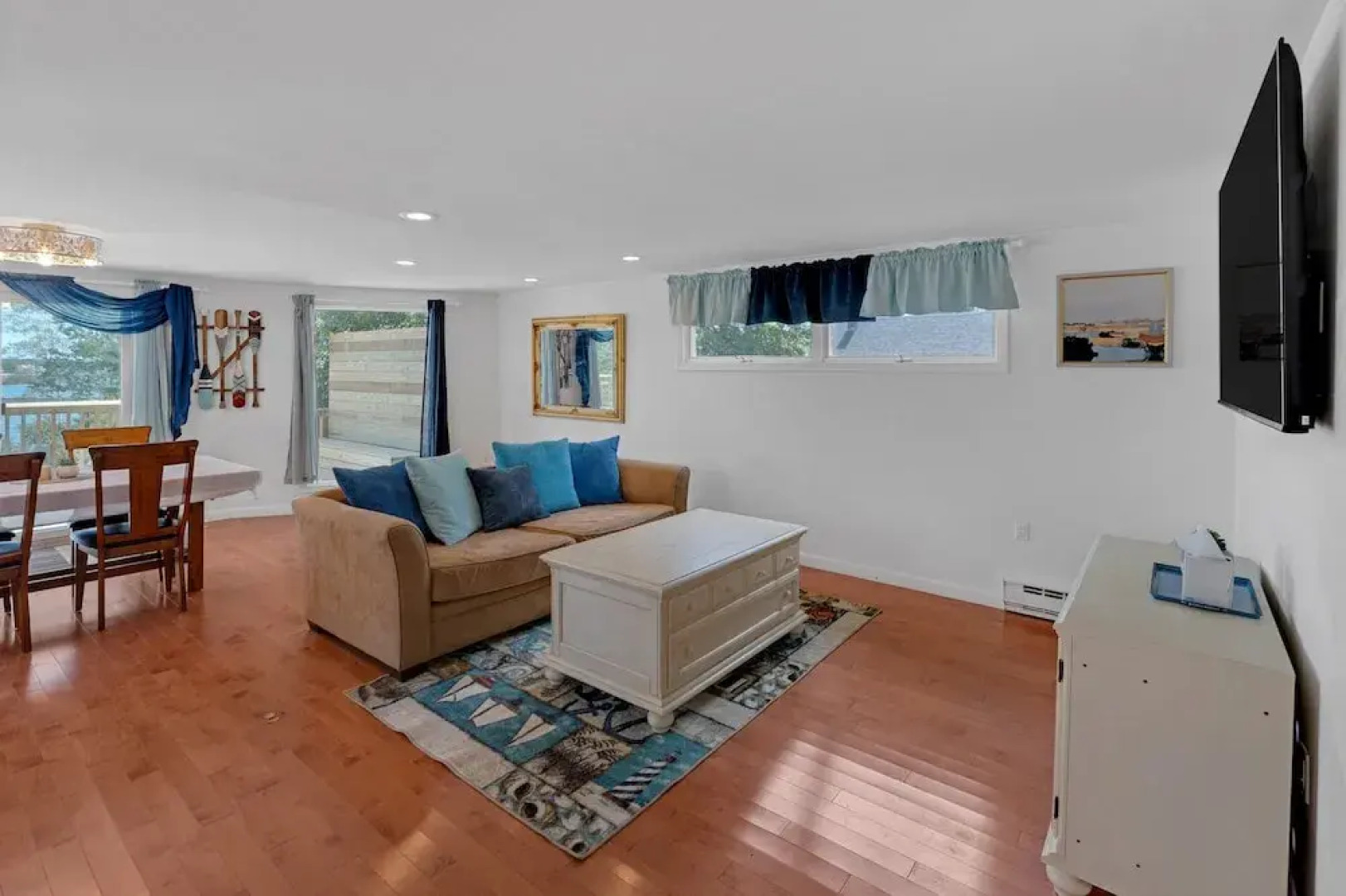 Waterfront Retreat With Stunning Views 3 Bedroom Home