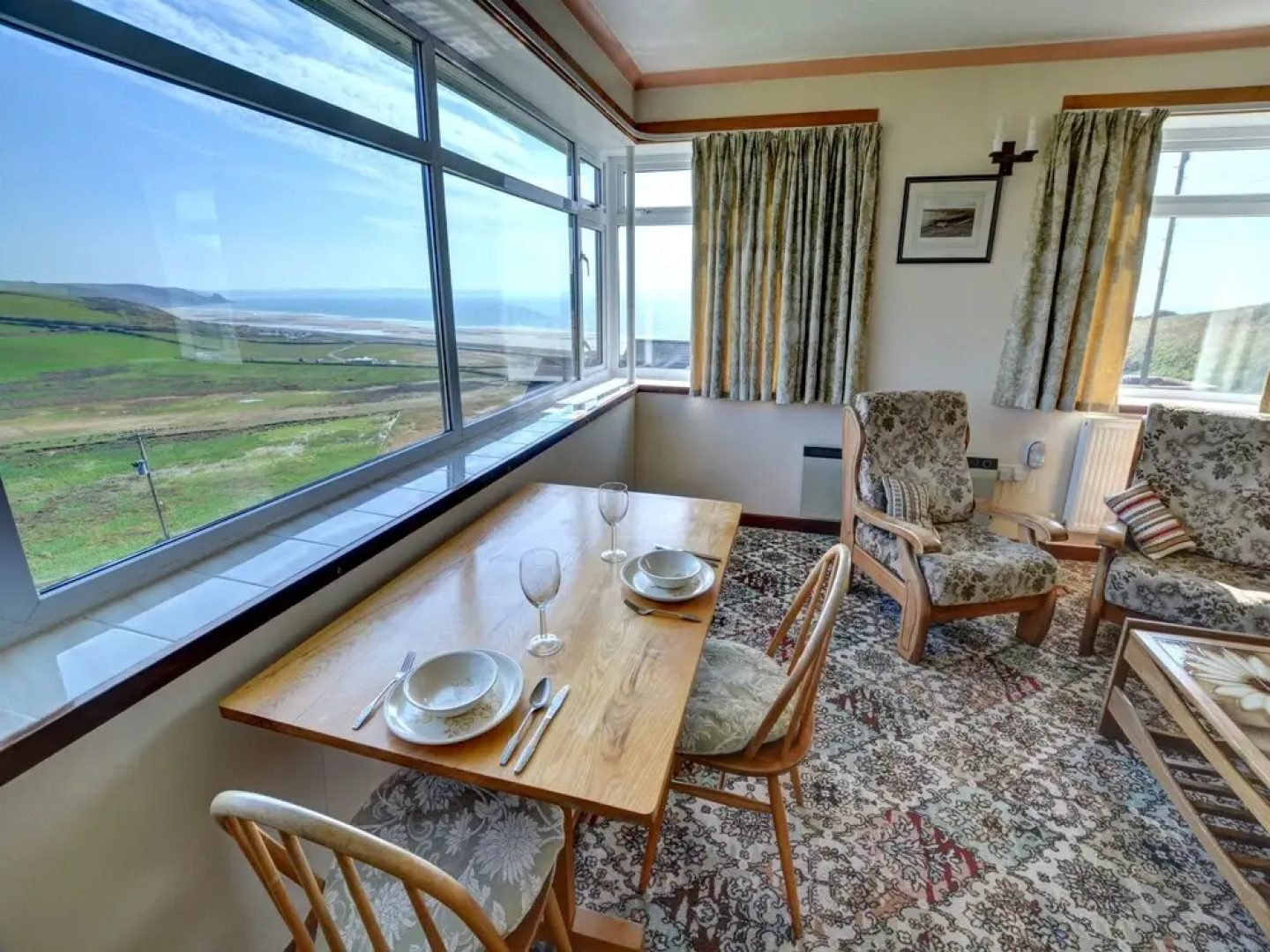 Apartment With Panoramic Views Across the sea Down to Grassholk and the Skomer Islands