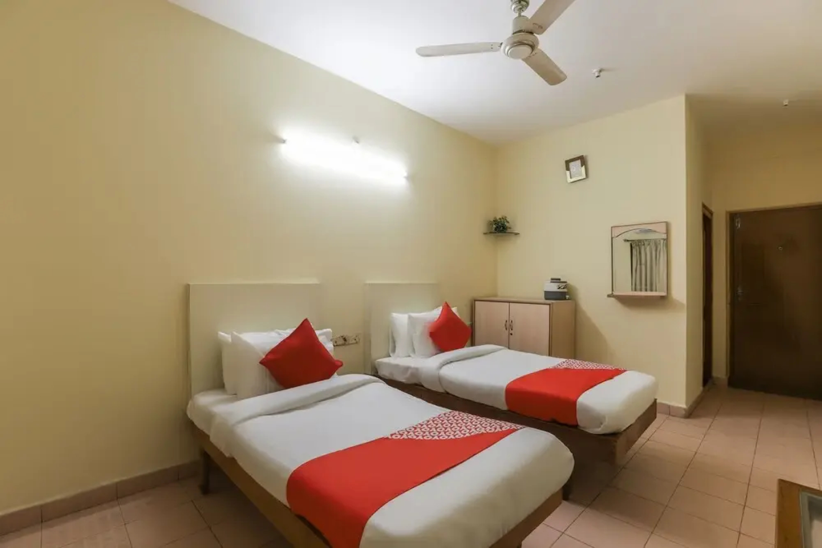 SPOT ON 46801 Hotel Swati