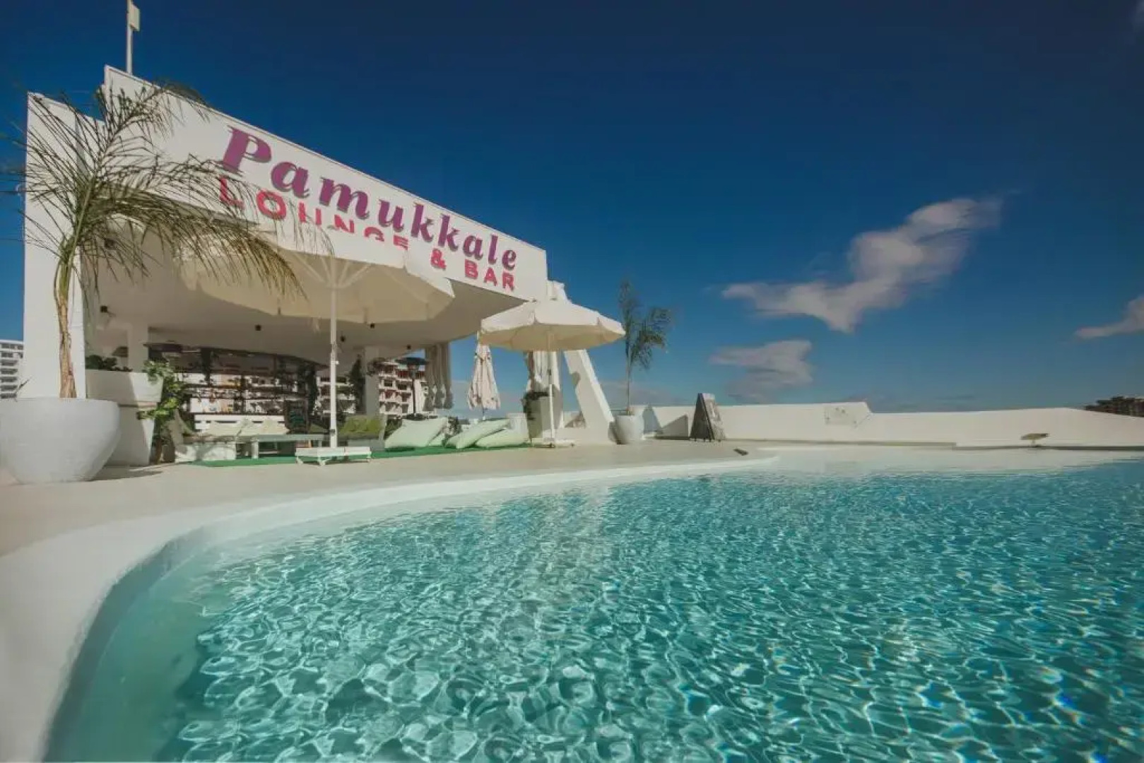 Modern Studio Sea View Apartment in Caesar Resort & Spa, Long Beach