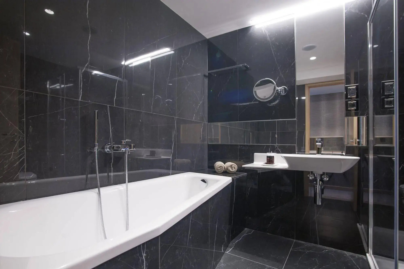 Maestral Resort & Casino