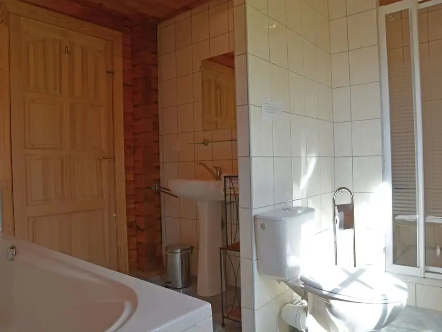 Chalet With Pool in Quiet Rural Setting, Near Regional Park in the Lot