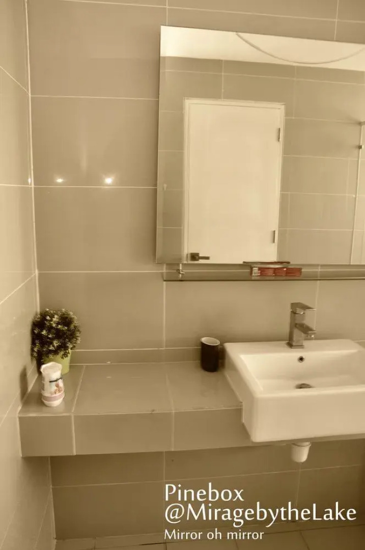 Pinebox Mirage by the Lake