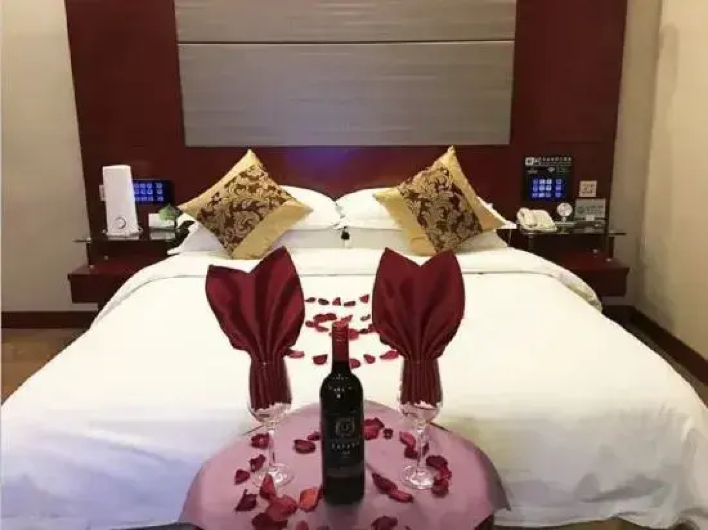 Hami Universal Hotel (Train Station)