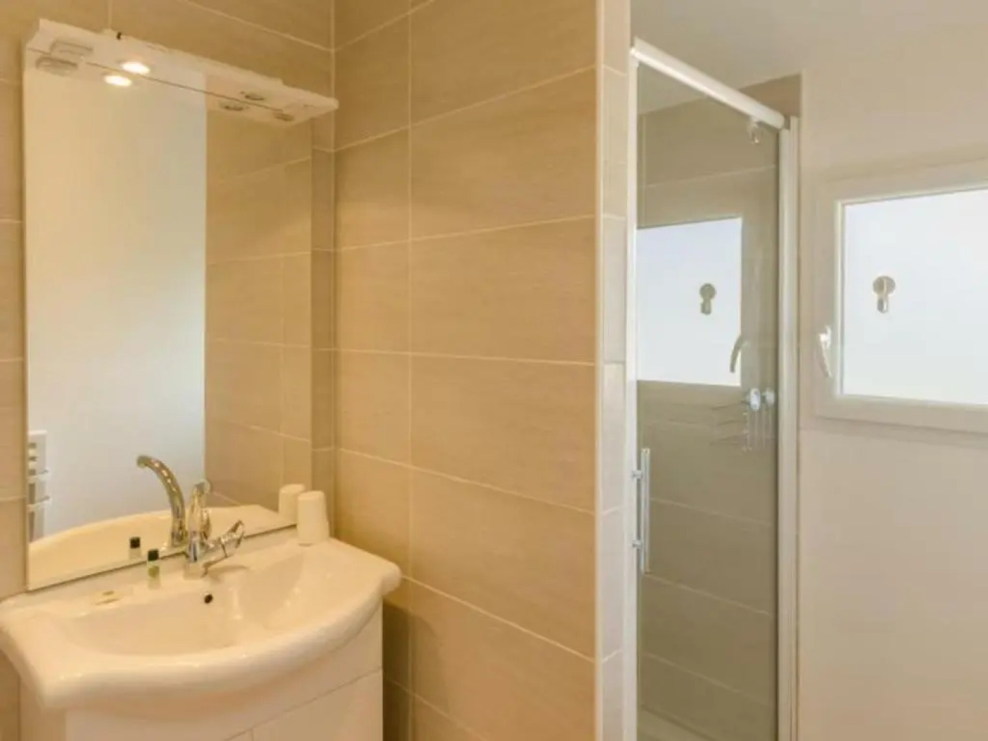 Appartement Romilly-sur-Seine, 2 pièces, 4 personnes - FR-1-543-181