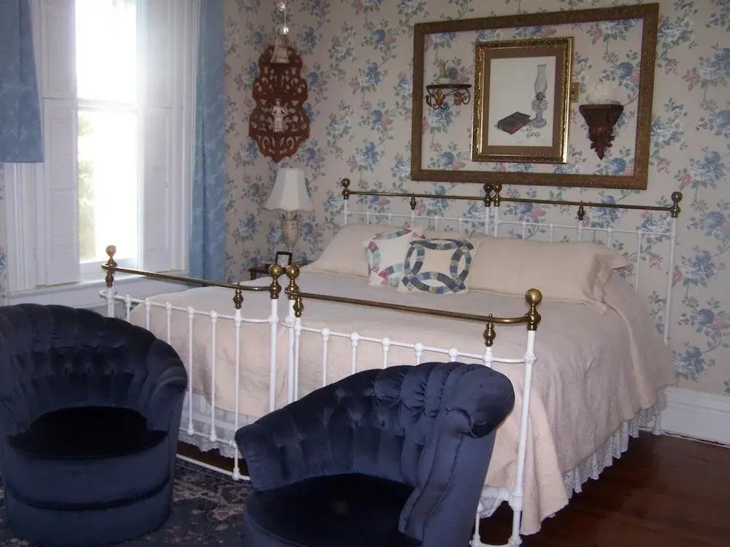 Victorian House Bed & Breakfast