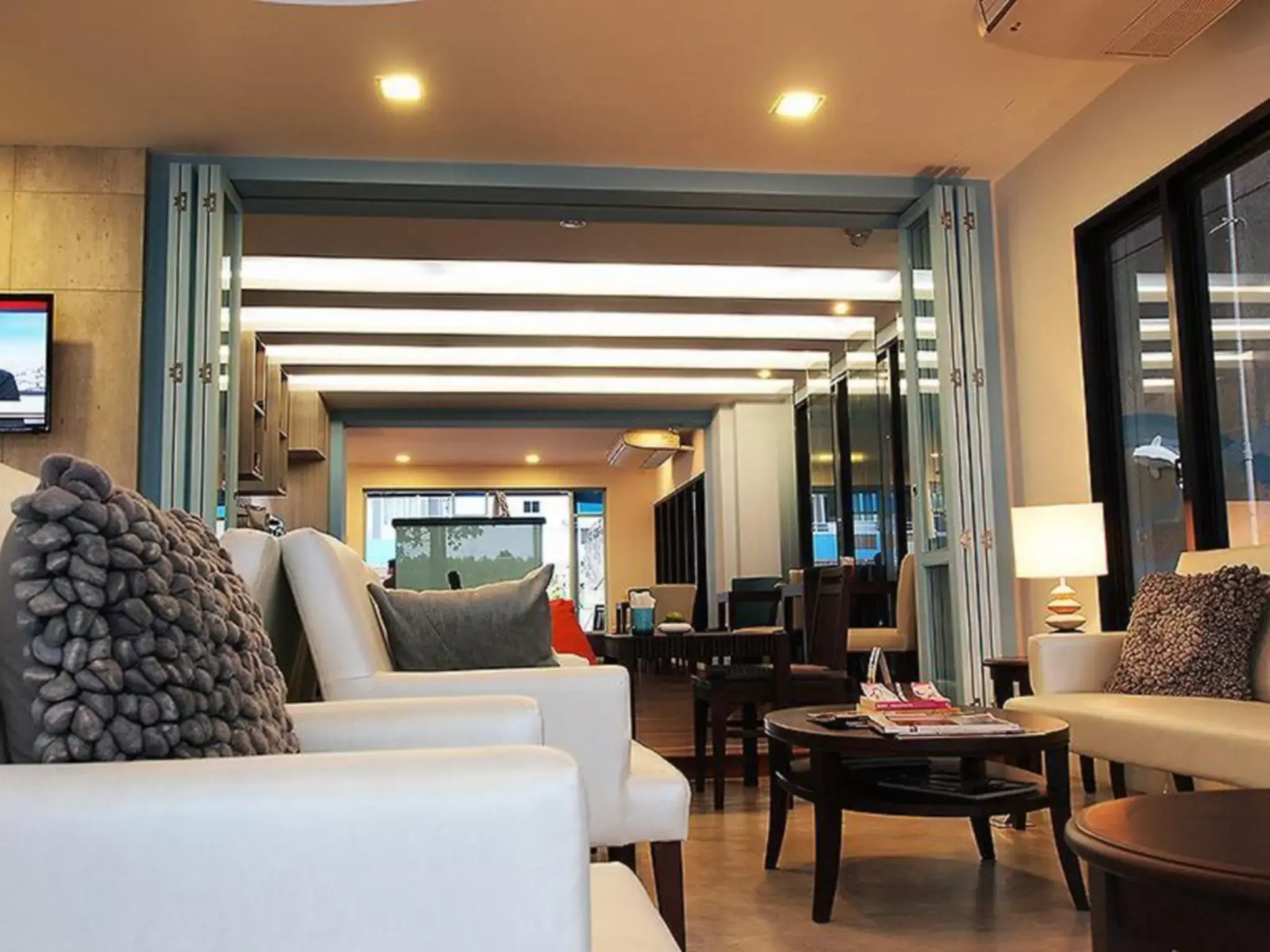 Apo Hotel