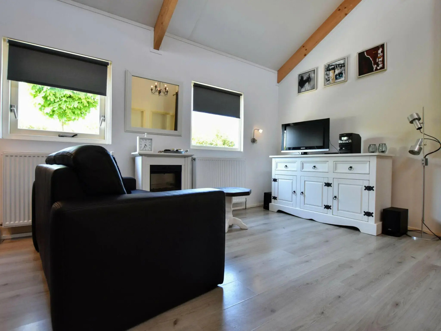 Detached holiday house with WiFi and a large garden; hike and bike the Veluwe