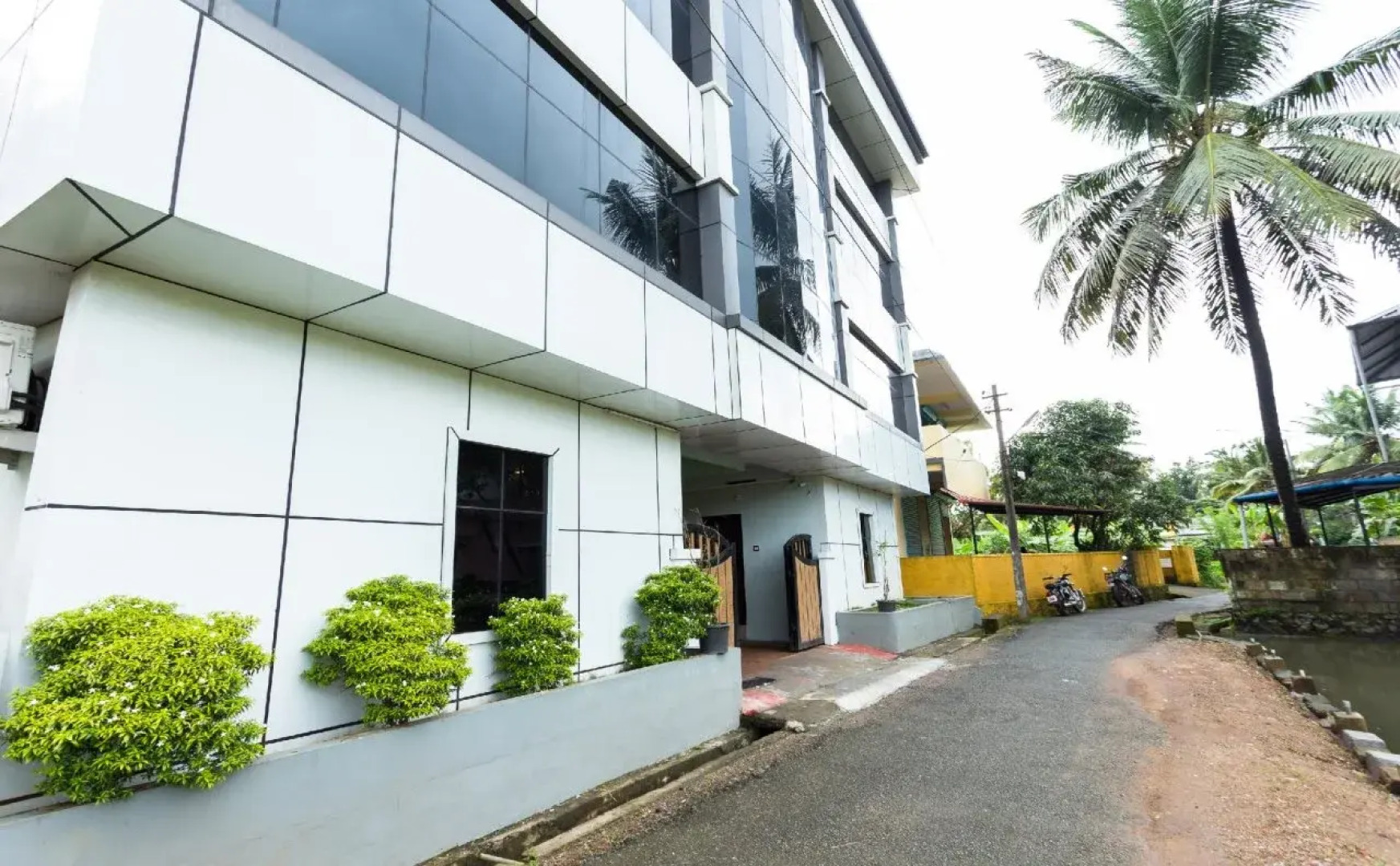 Cochin Airport Hotel By OYO Rooms