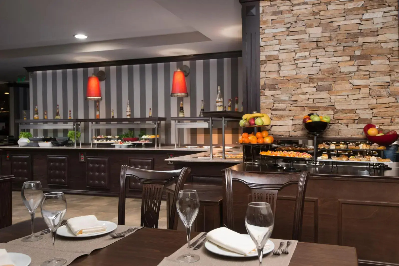 Royal Park Hotel and Apartments