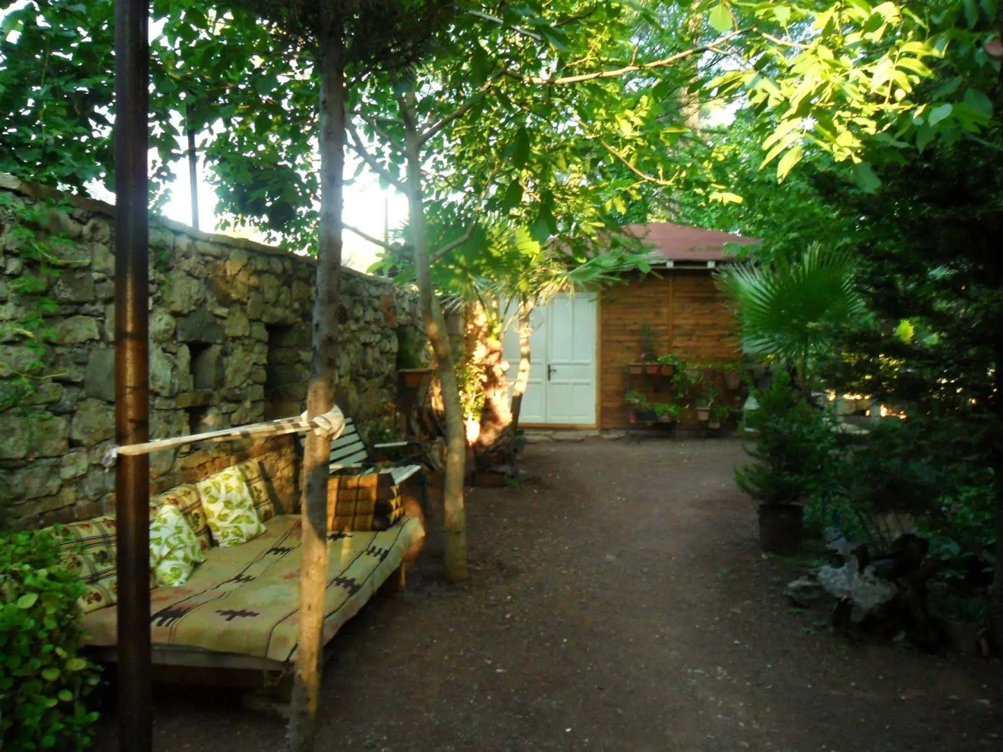 Daphne House