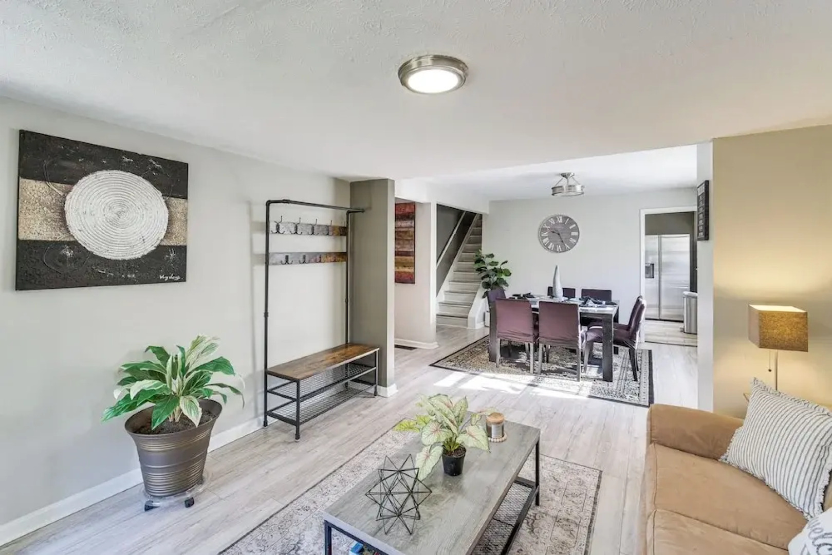 8 Mi to Dtwn: Cleveland Family Home