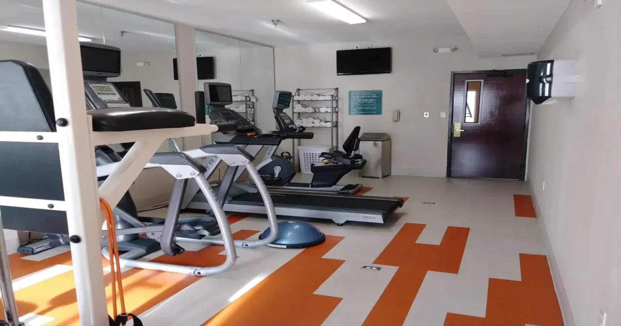 Holiday Inn Express & Suites Dallas Park Central Northeast by IHG