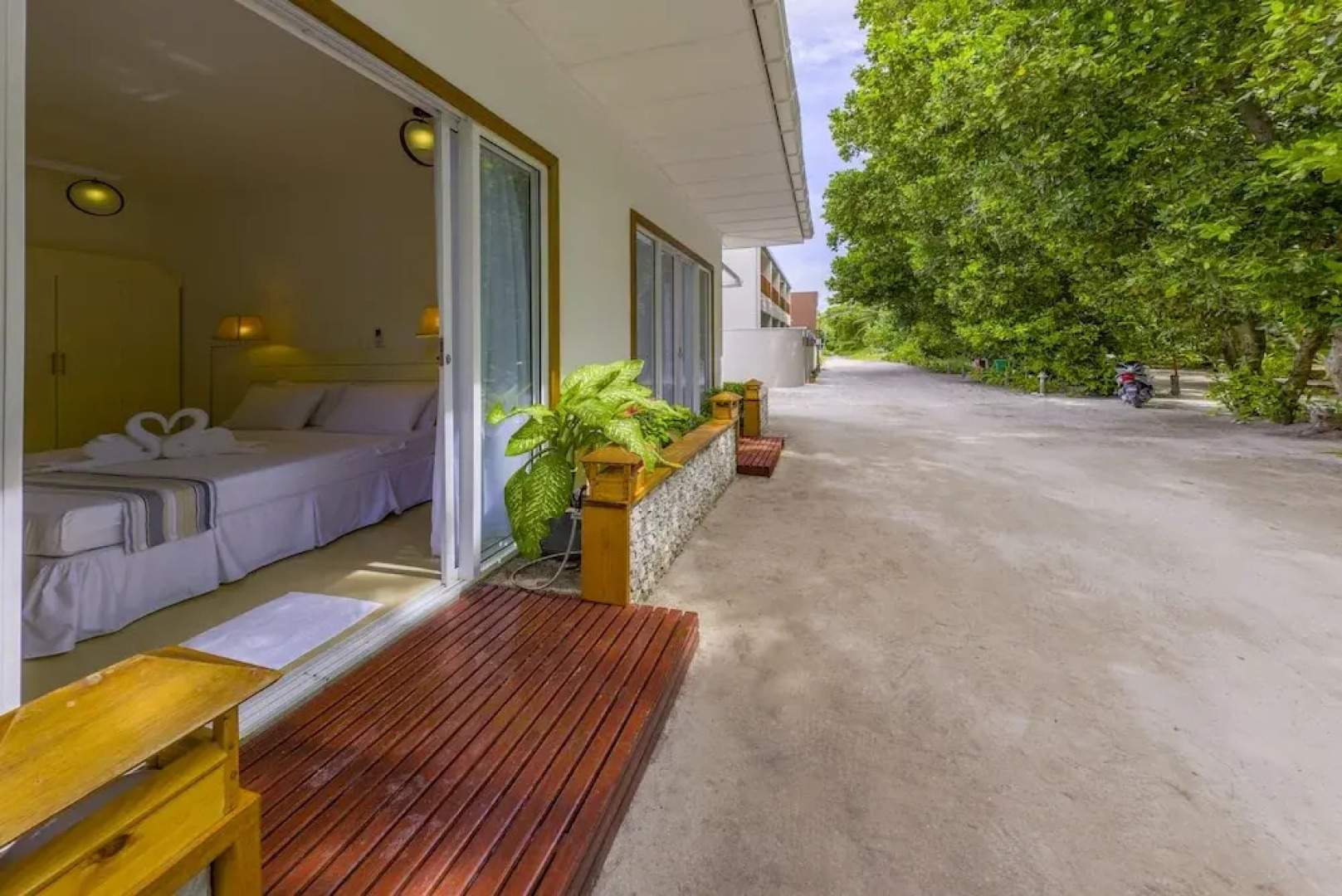 Dhigurah Retreat Beach