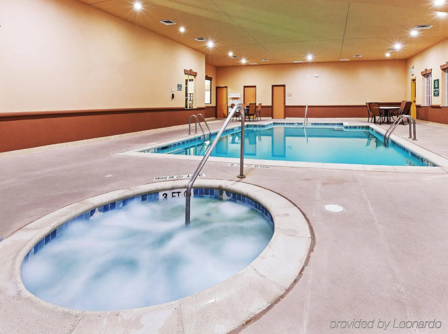 La Quinta Inn & Suites by Wyndham DFW Airport West - Bedford