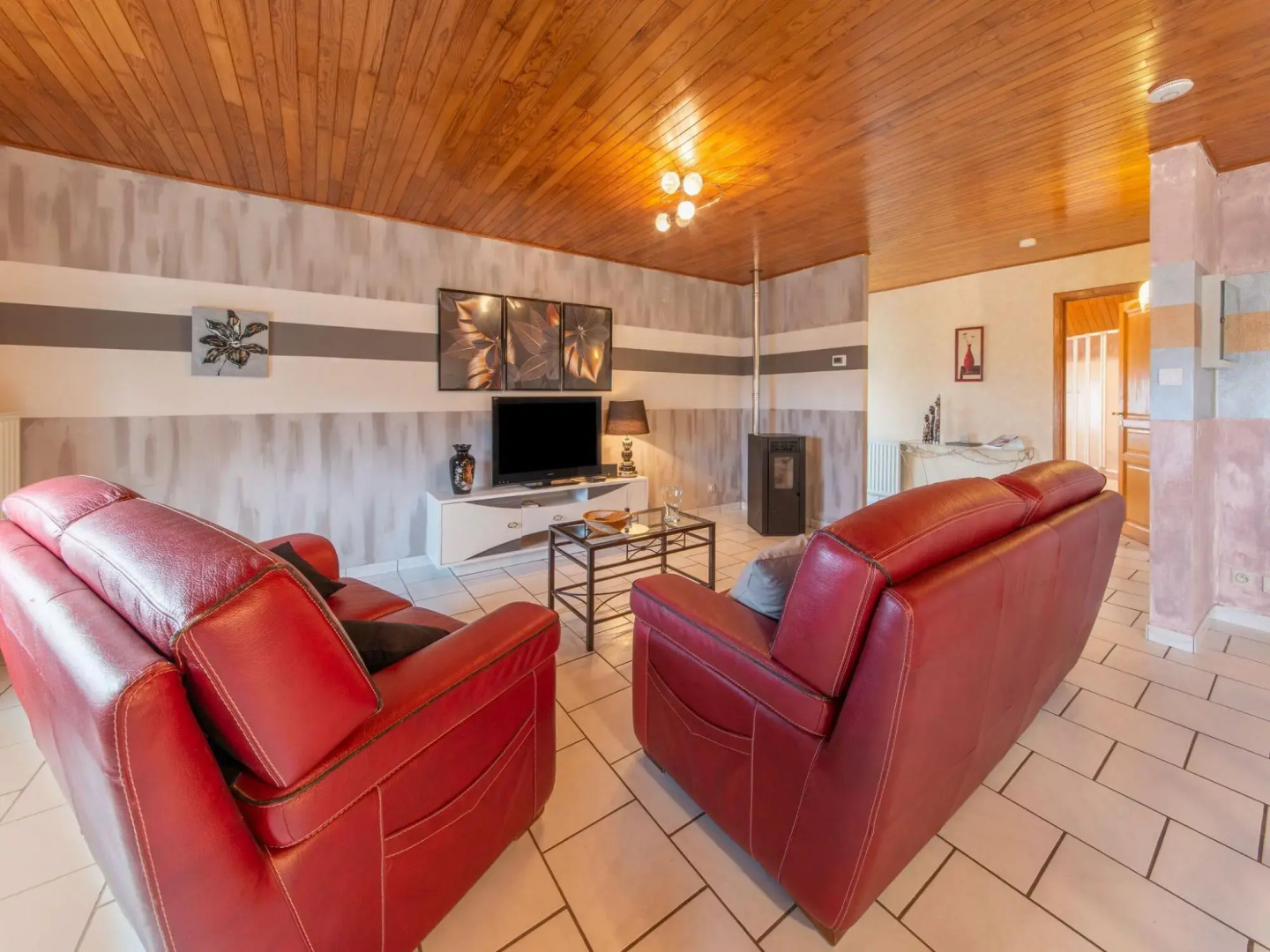 Sweet Home in Chiny With Garden