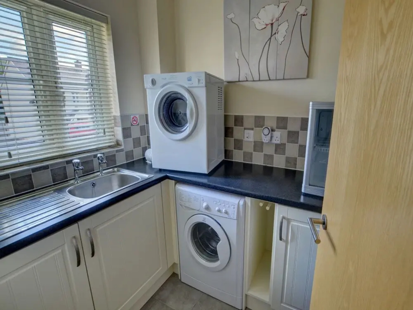 Tranquil holiday home in Swansea near Mountains