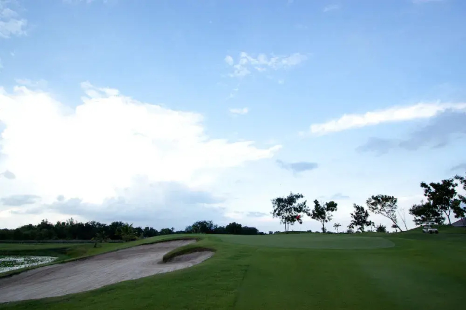 Uniland Golf & Resort