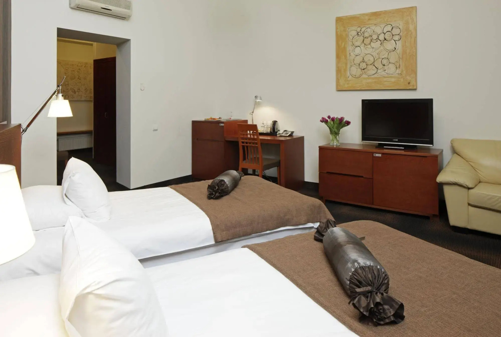 Rixwell Centra Hotel