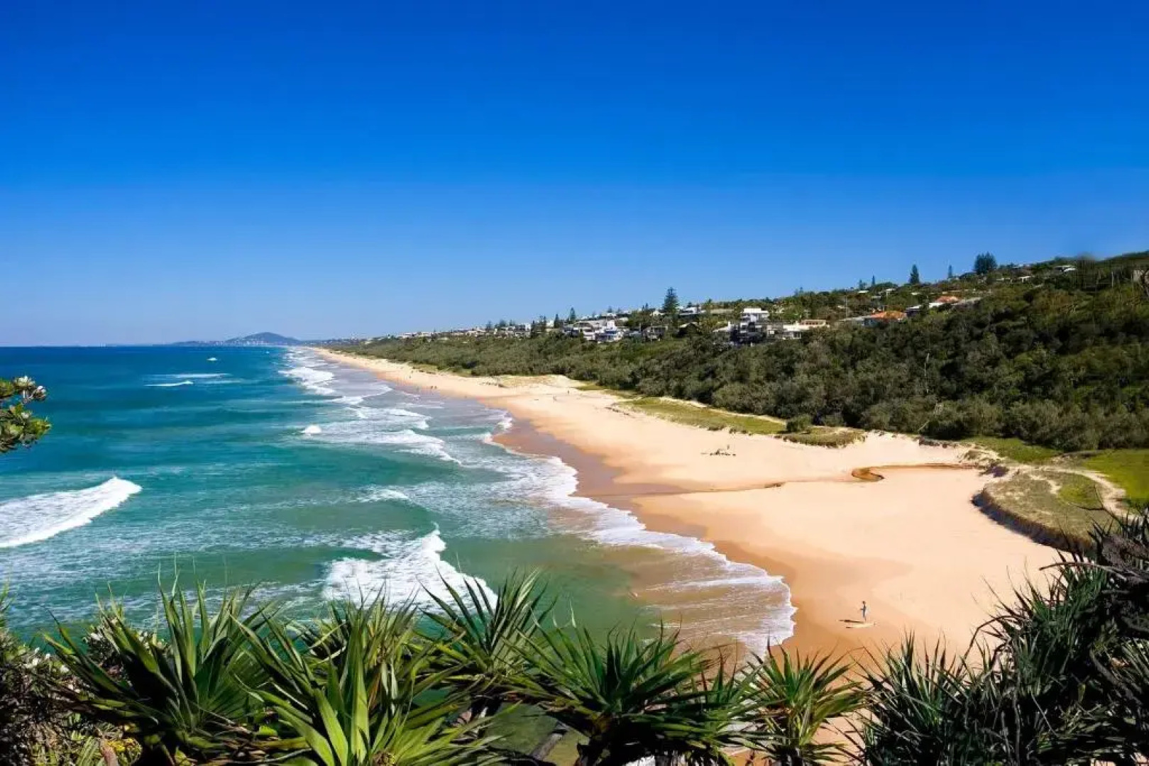 15 McAnally Drive Fabulous Family Home with Magnificent Ocean Views Pool Walk to Beach