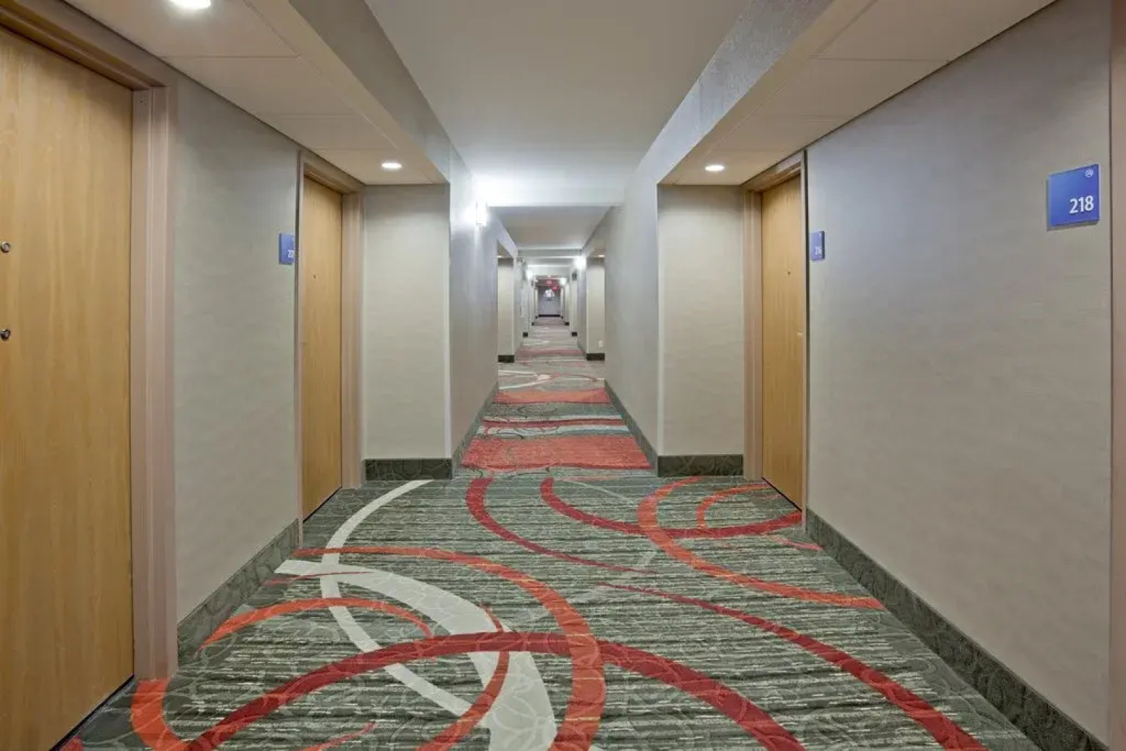 Holiday Inn Express & Suites Bloomington - MPLS Arpt Area W by IHG