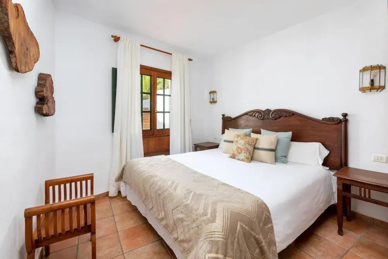 Aragon House