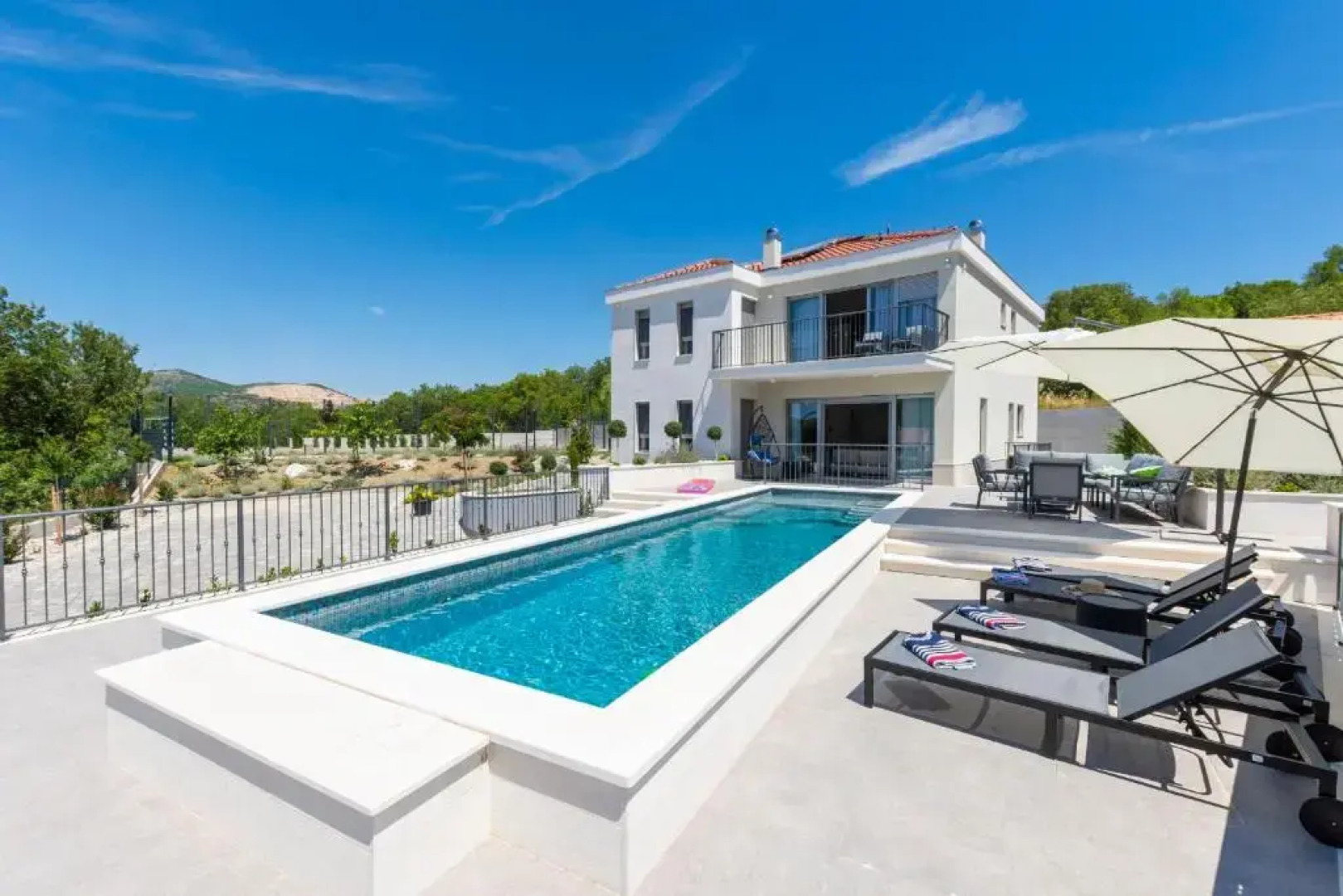 Villa SALVIA - new, modern villa near Split