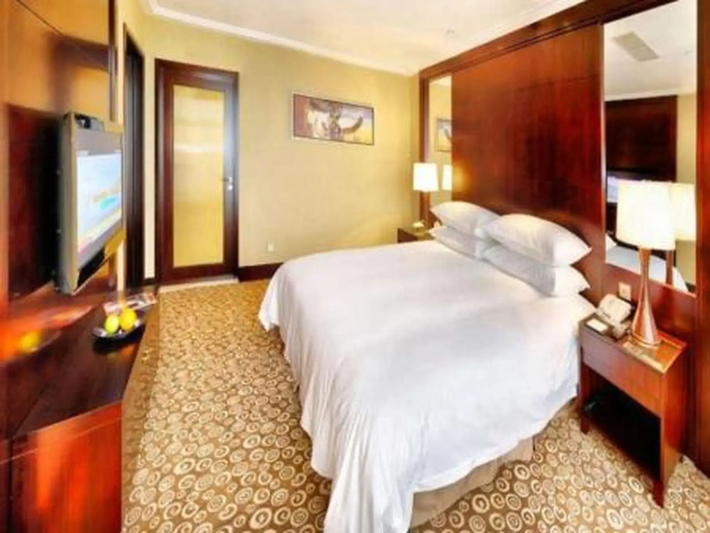 Golden Eagle Summit Hotel Downtown