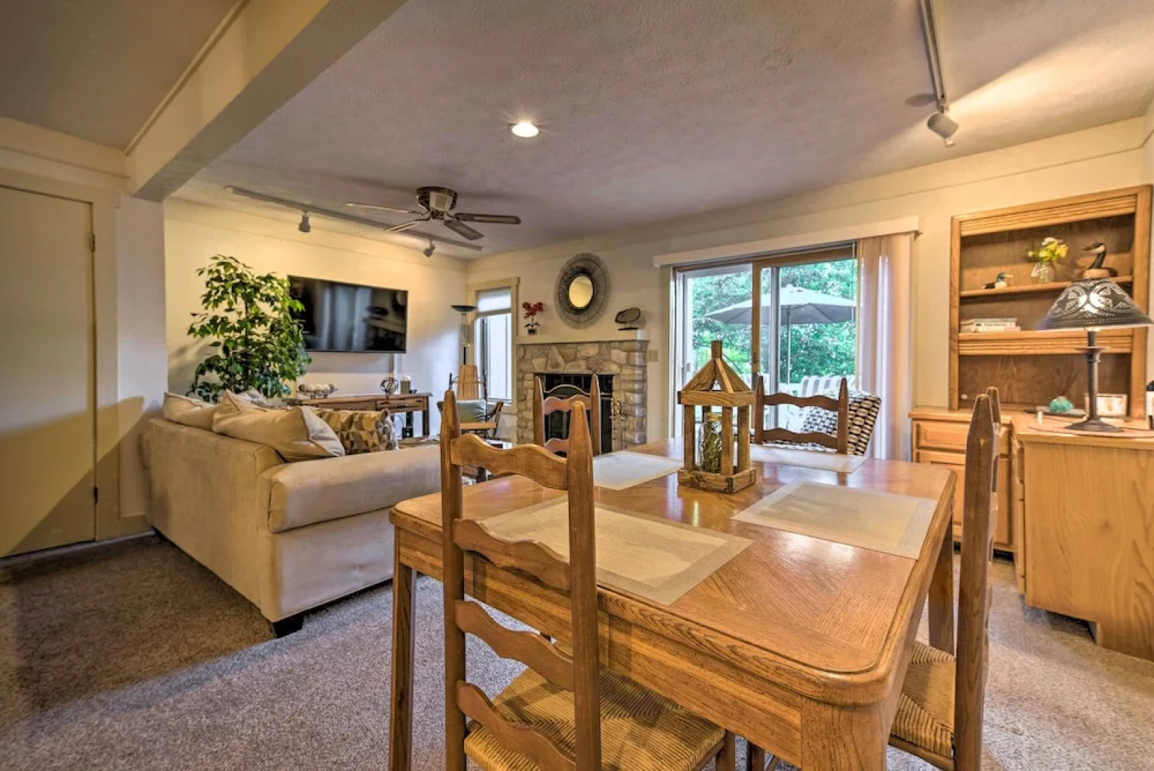 1 Mi to Jack Frost Ski Resort: Water-view Retreat