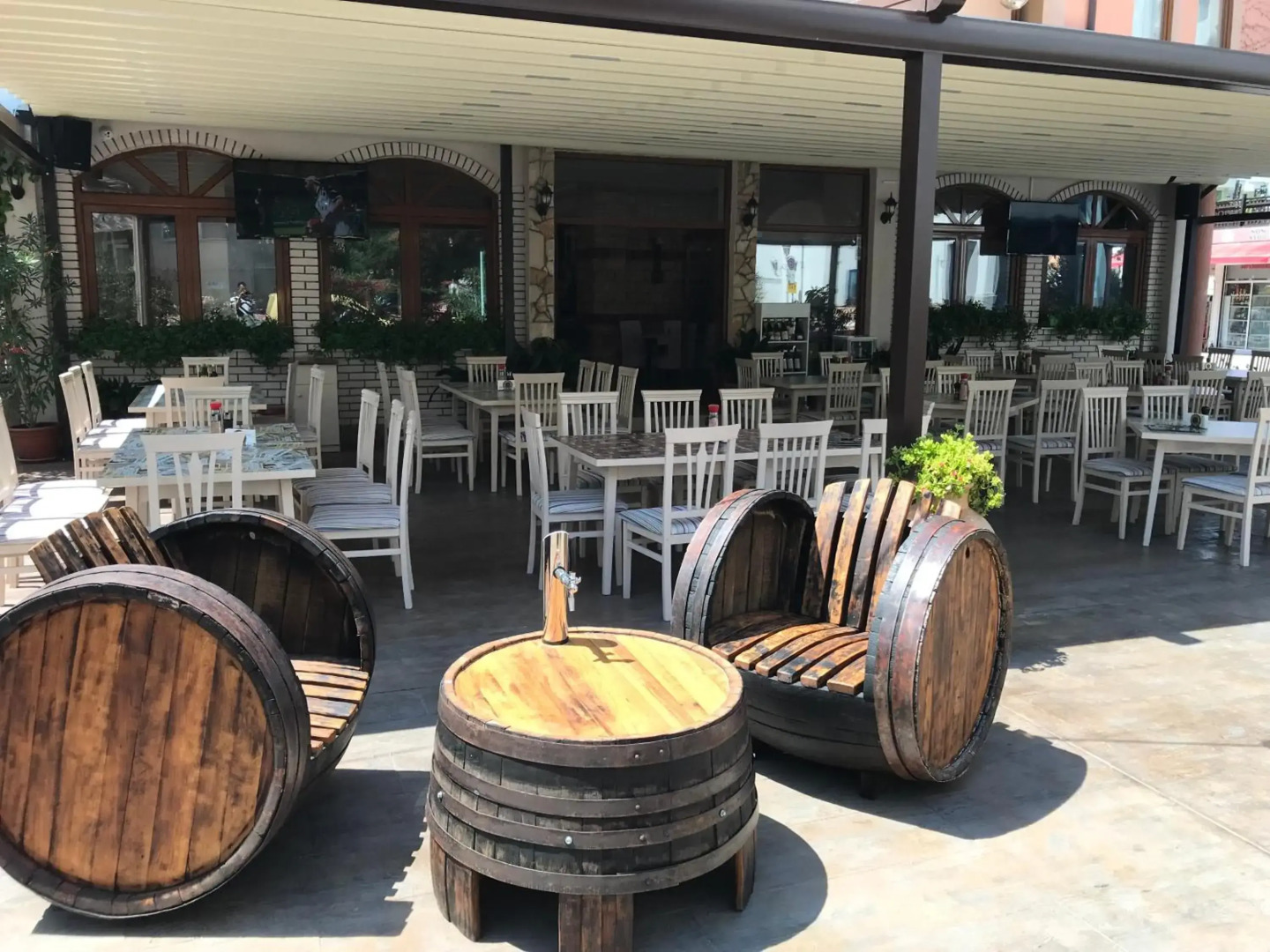 Oleander House And Tennis Club