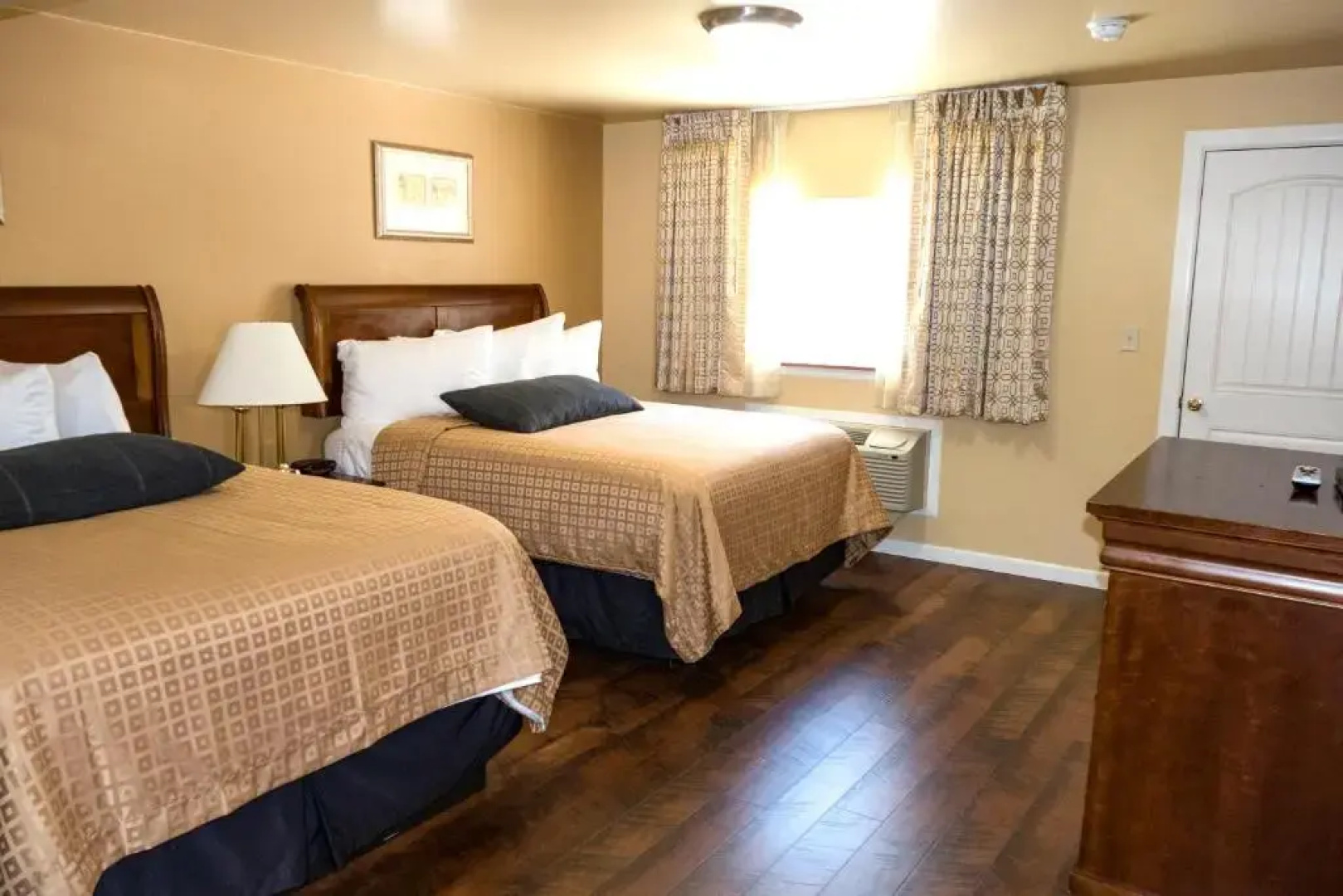 Abram Inn & Suites