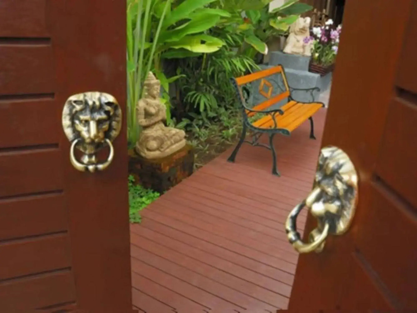 Kamala Beachfront Apartment