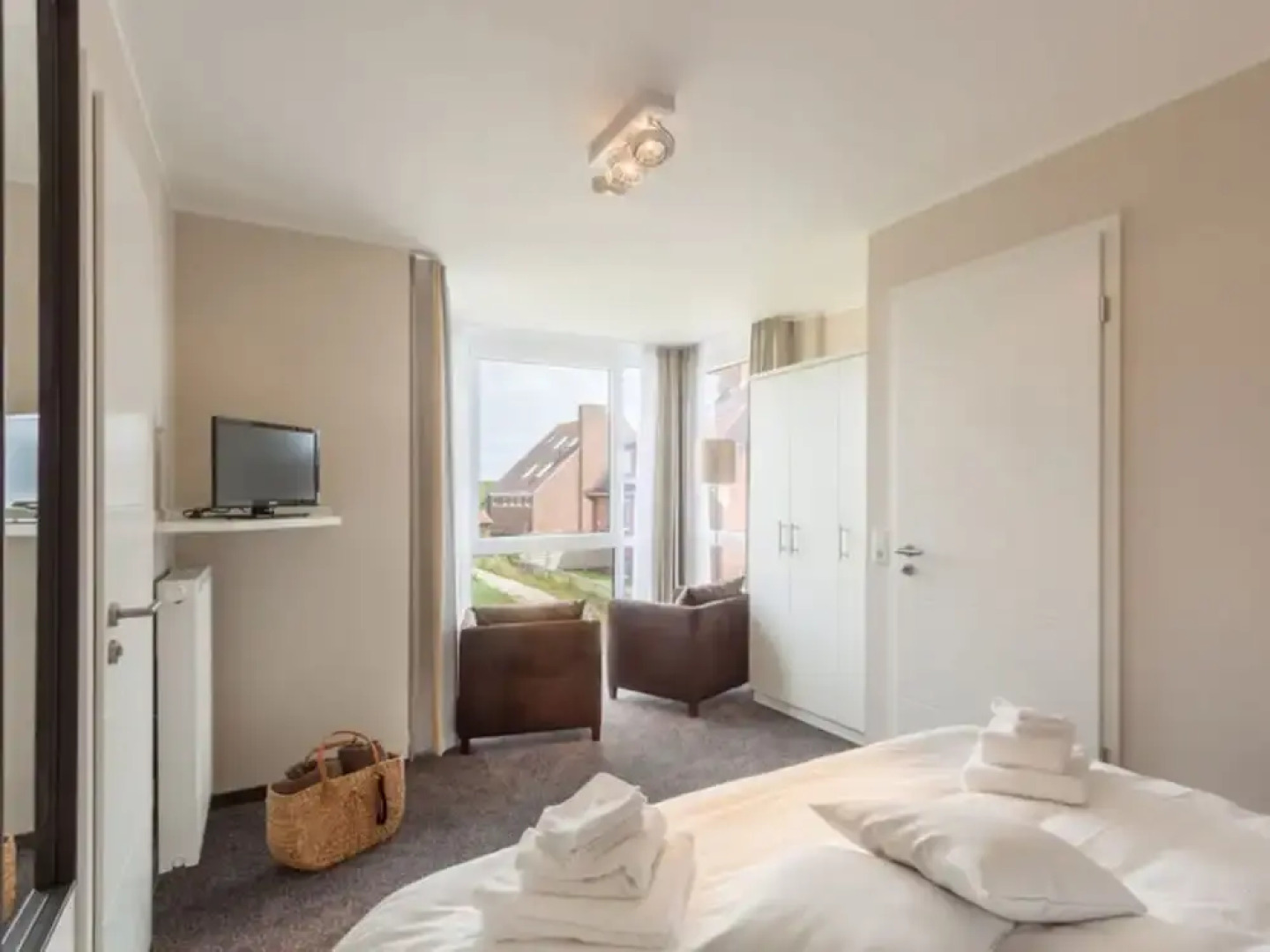 Dunenhuus West Modern Retreat