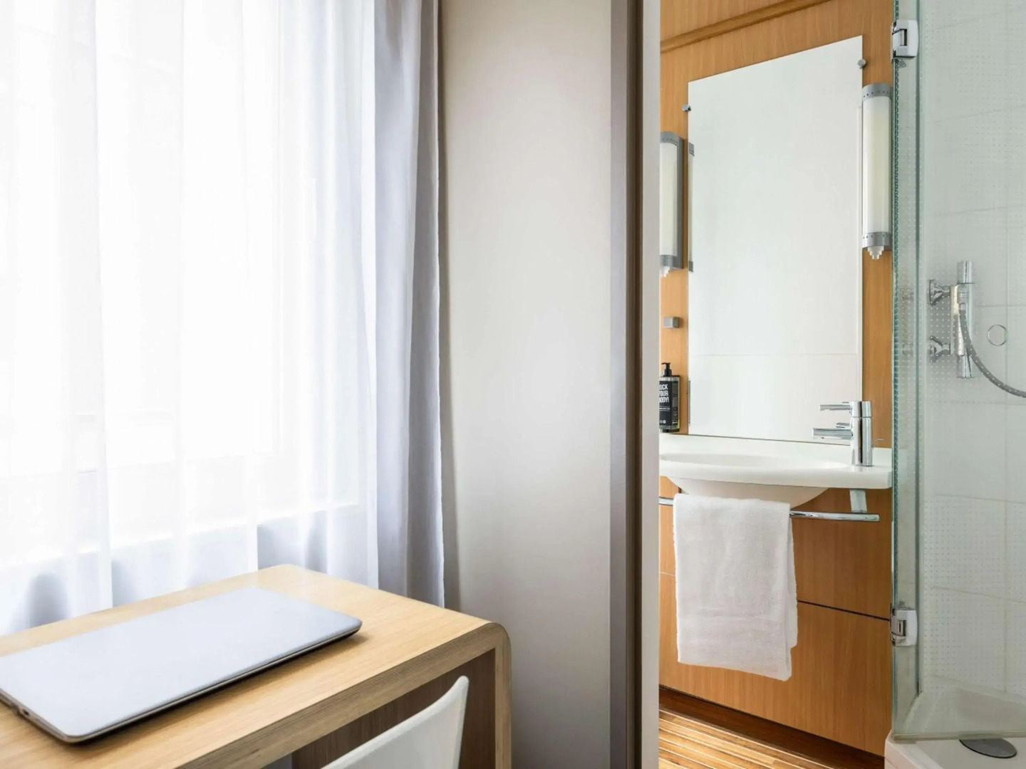 MOXY London Heathrow Airport