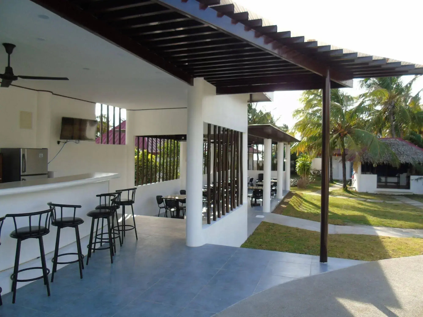 Phaidon Beach Resort