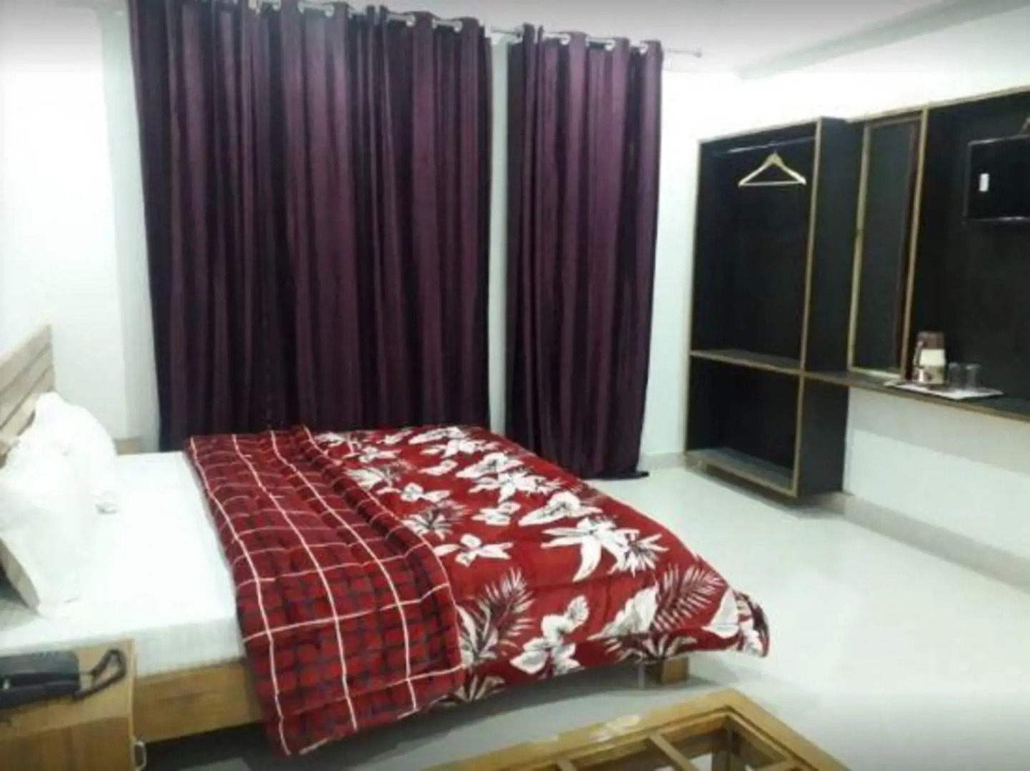 Hotel The Kedar Devs