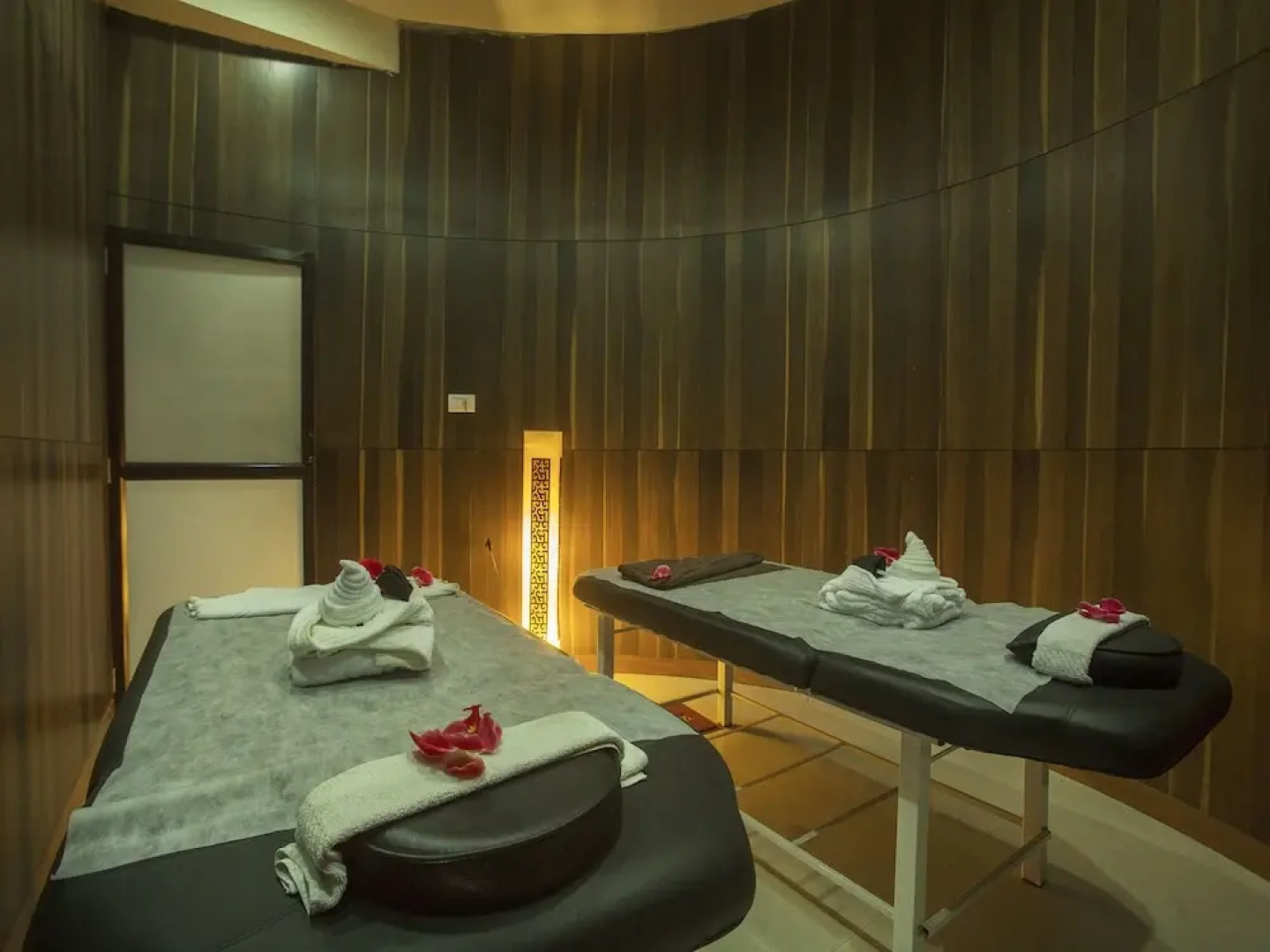 OYO 11974 Emerald Resort