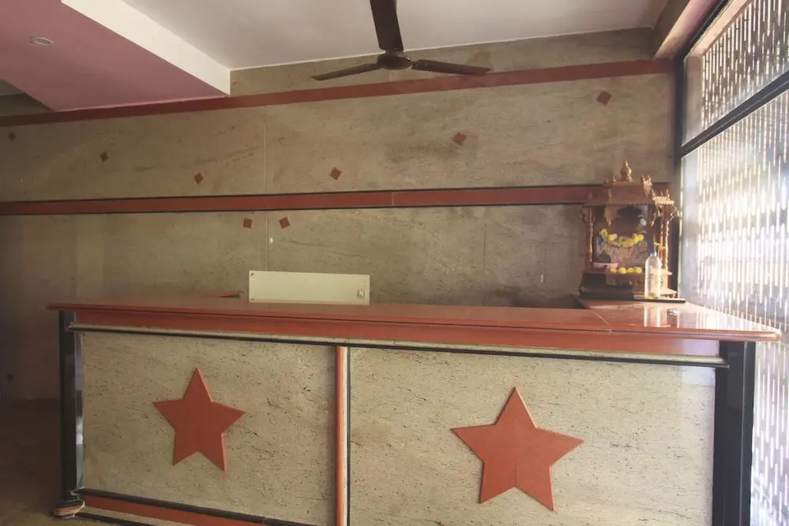 Oyo 29159 Varsha Boarding And Lodging