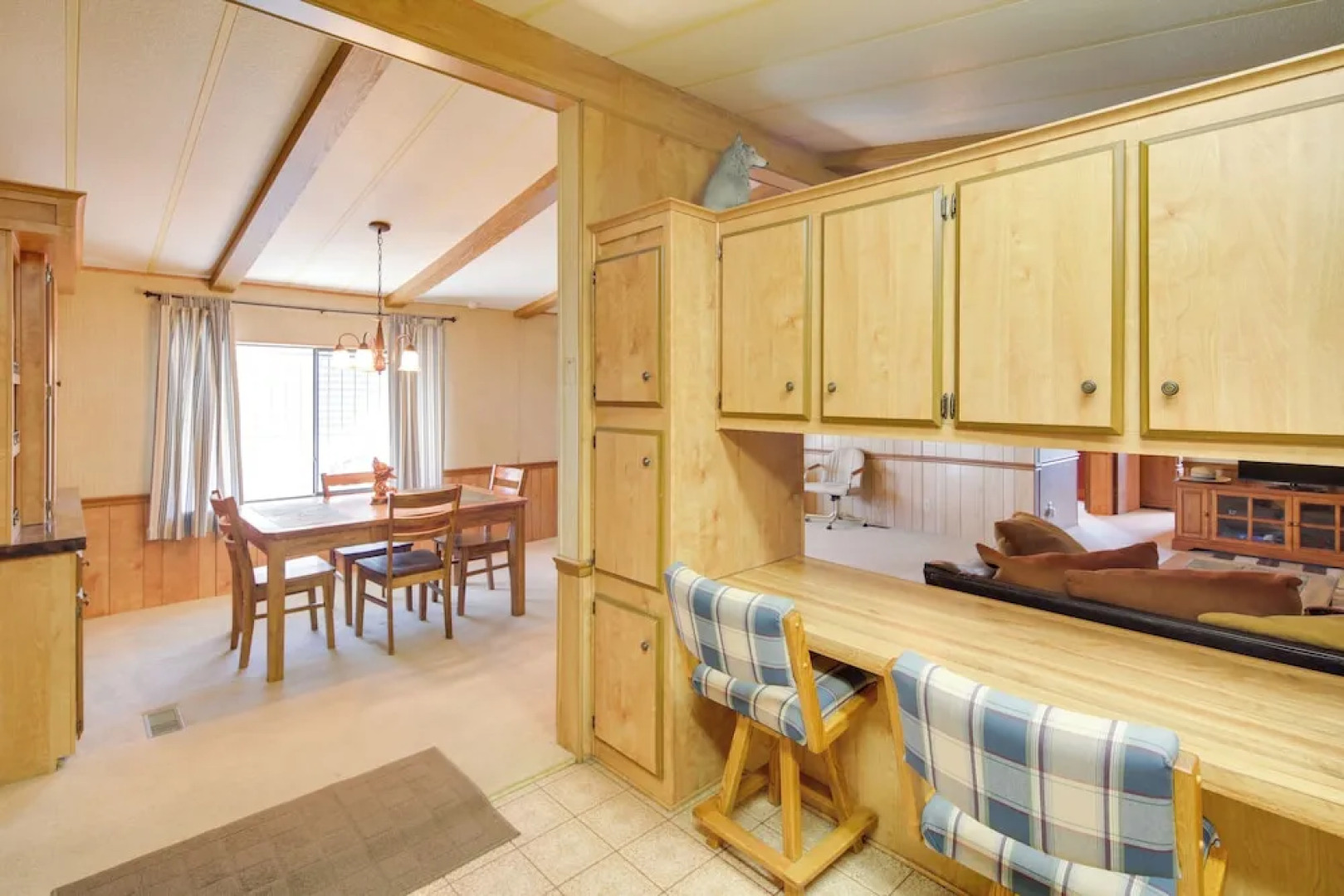 Bullhead City Home w/ Fire Pit - Walk to CO River!